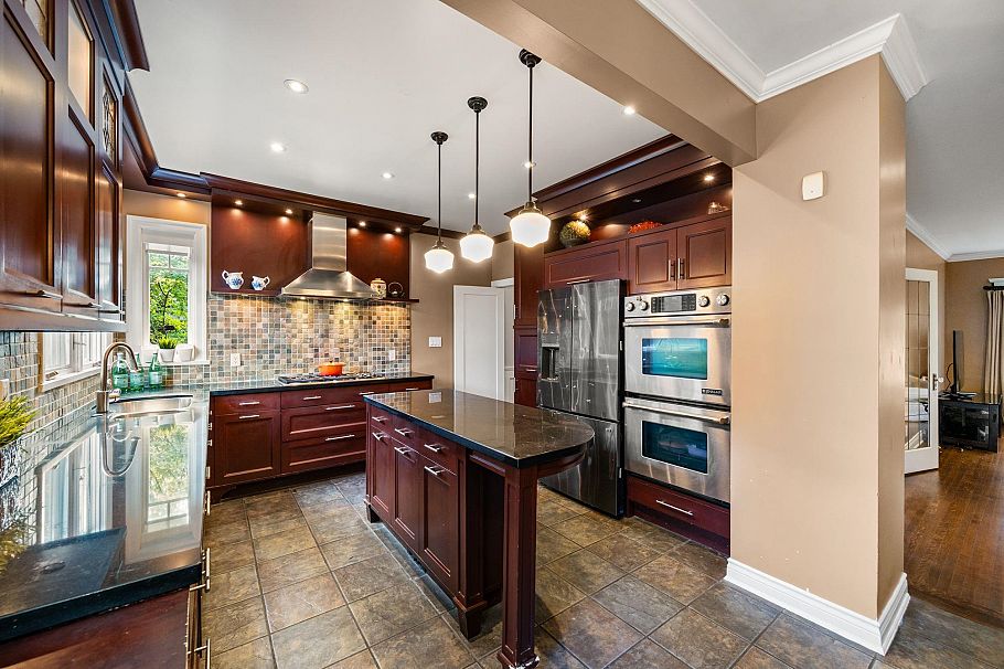 6050 Athlone Street Vancouver, BC - 10