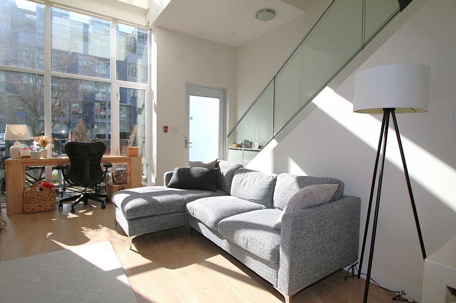 125 E 1st Avenue Vancouver, BC - 2