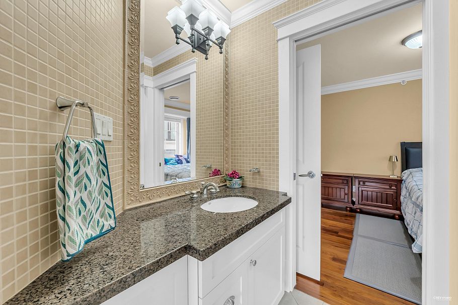 2139 W 22nd Avenue Vancouver, BC - 28