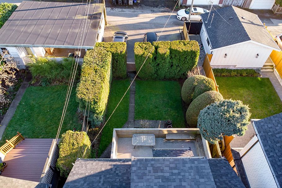 3494 Oxford Street Vancouver, BC - 37