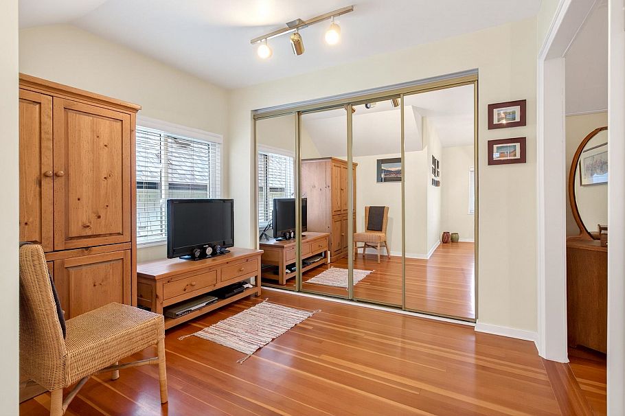 3494 Oxford Street Vancouver, BC - 25