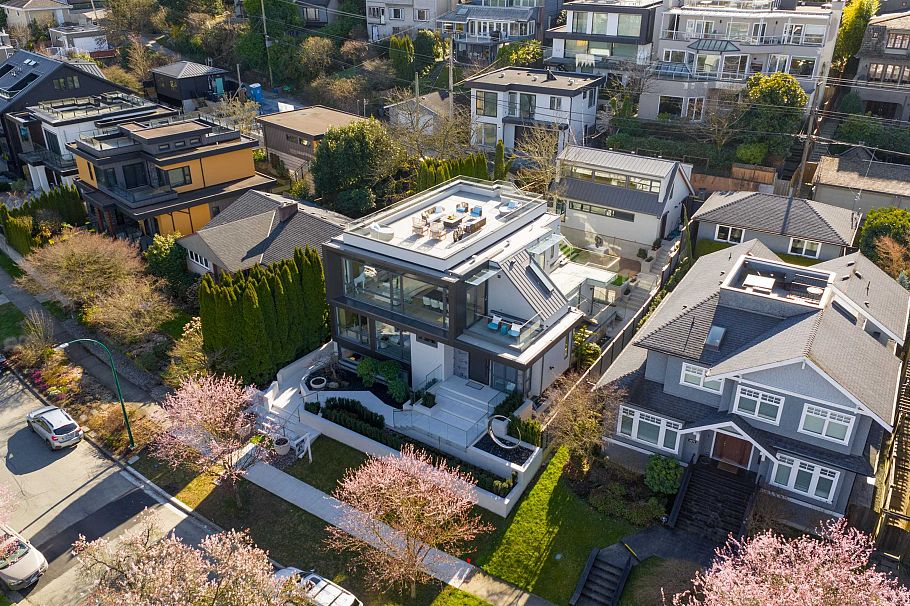 3489 Puget Drive Vancouver, BC - 1