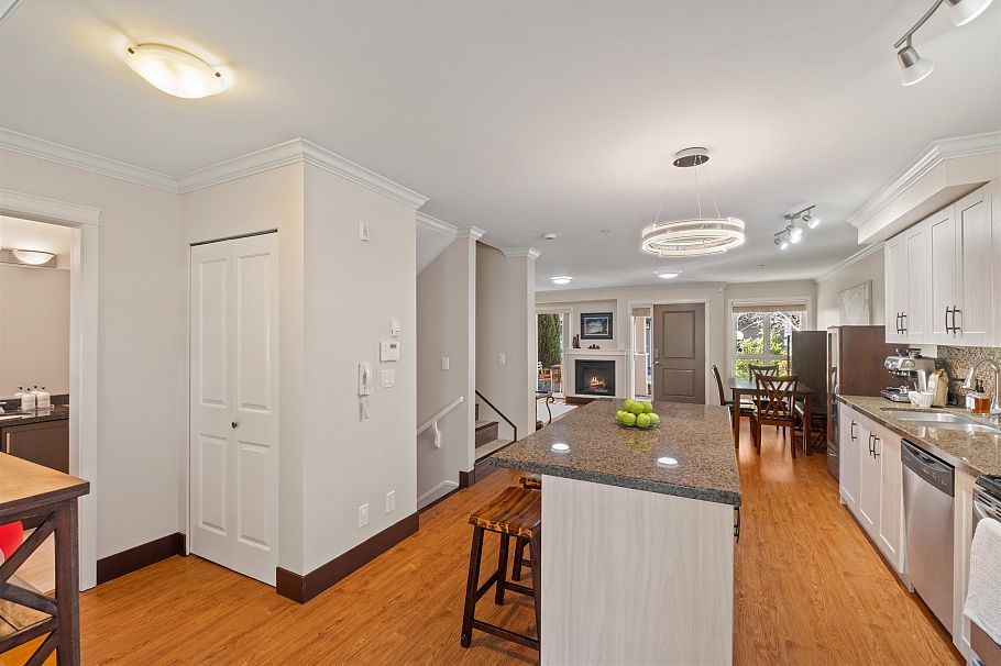 1127 St. Andrews Avenue North Vancouver, BC - 15