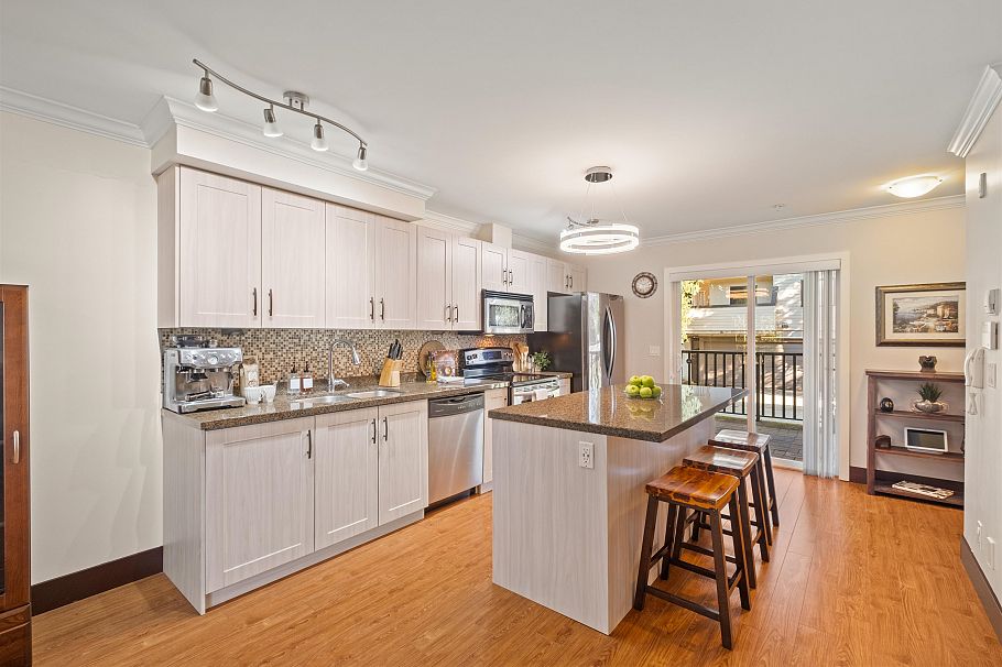 1127 St. Andrews Avenue North Vancouver, BC - 11