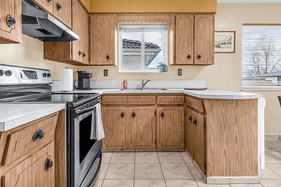 3031 E 16th Avenue Vancouver, BC - 10