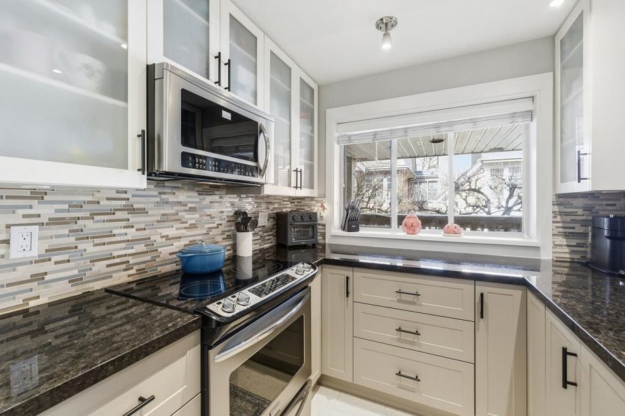 W206 639 W 14th Avenue Vancouver, BC - 14