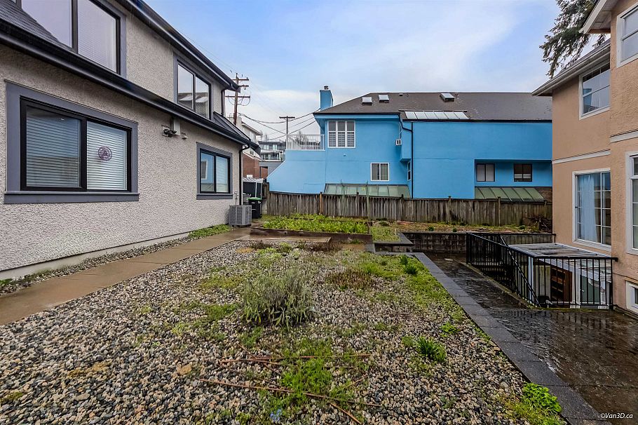 3657 W 29th Avenue Vancouver, BC - 29