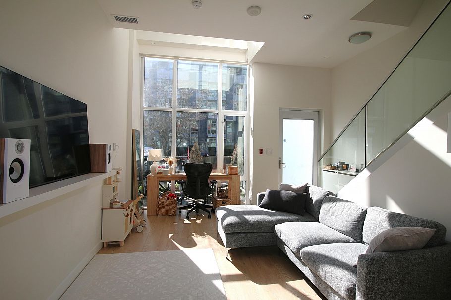 125 E 1st Avenue Vancouver, BC - 9