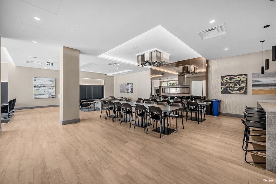 2301 125 E 14th Street North Vancouver, BC - 32