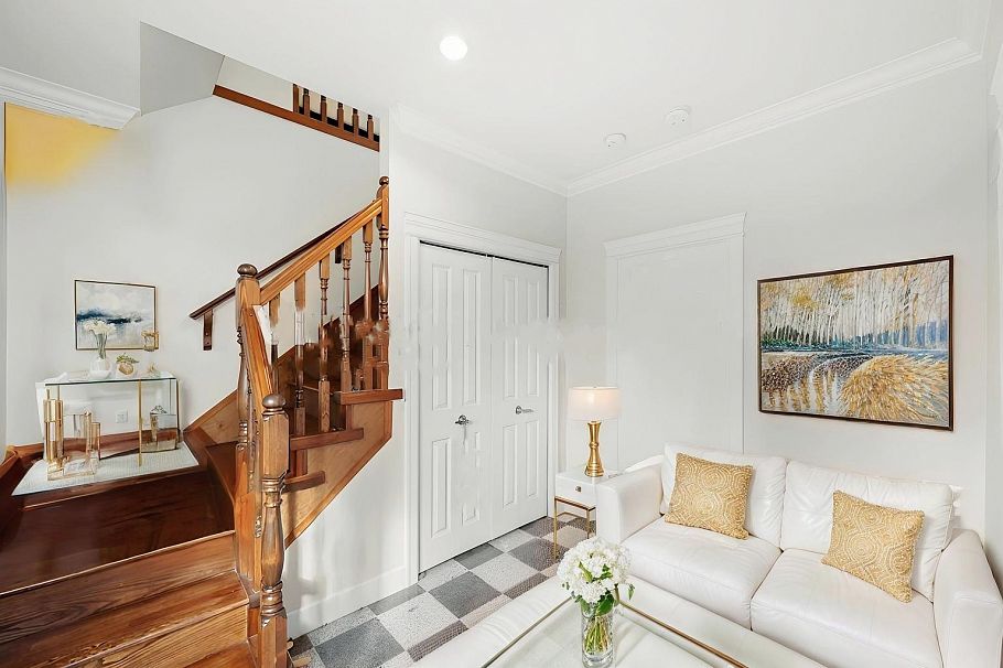 2643 E 8th Avenue Vancouver, BC - 12