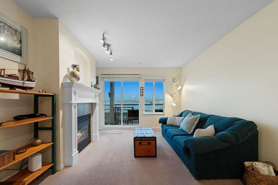 308 333 E 1st Street North Vancouver, BC - 11