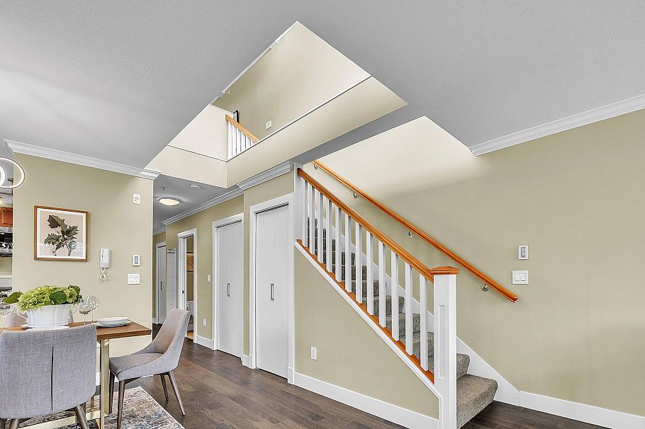 302 152 E 12th Street North Vancouver, BC - 16