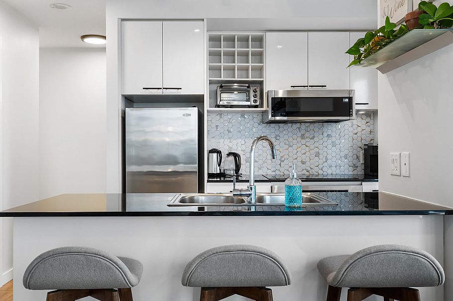 908 668 Citadel Parade Vancouver, BC - 2