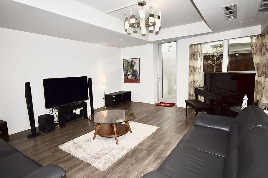 759 W 41st Avenue Vancouver, BC - 6