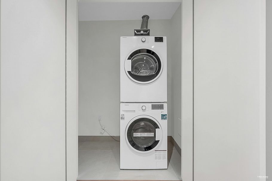 320 755 Harbourside Drive North Vancouver, BC - 9