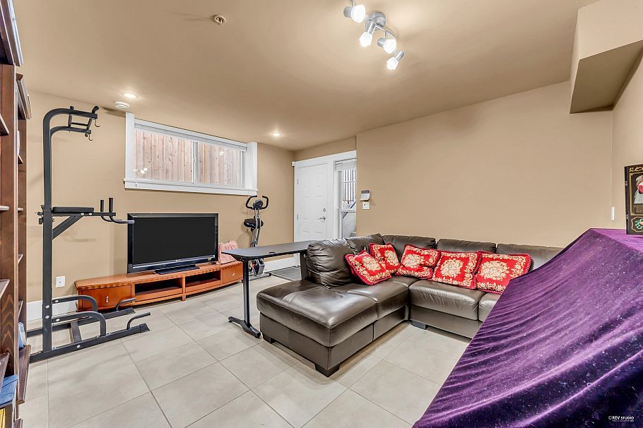 2139 W 22nd Avenue Vancouver, BC - 30