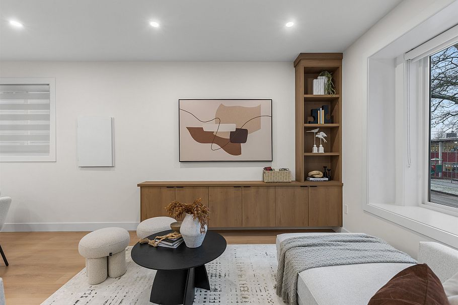 2 435 E 47th Avenue Vancouver, BC - 4