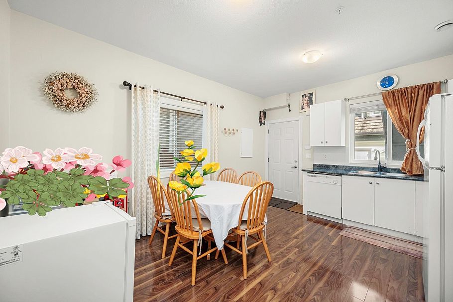 2643 E 8th Avenue Vancouver, BC - 11