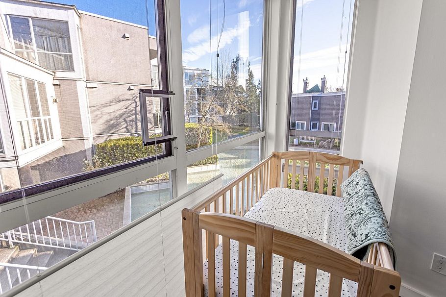 212 8460 Jellicoe Street Vancouver, BC - 19