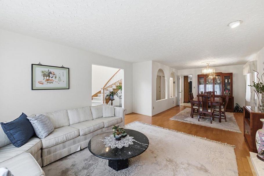 66 E 47th Avenue Vancouver, BC - 5