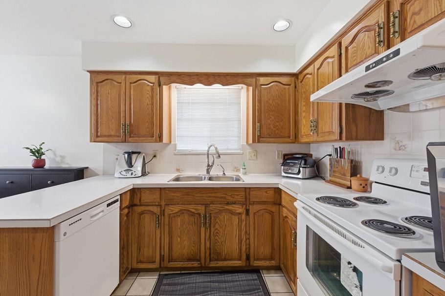 66 E 47th Avenue Vancouver, BC - 8