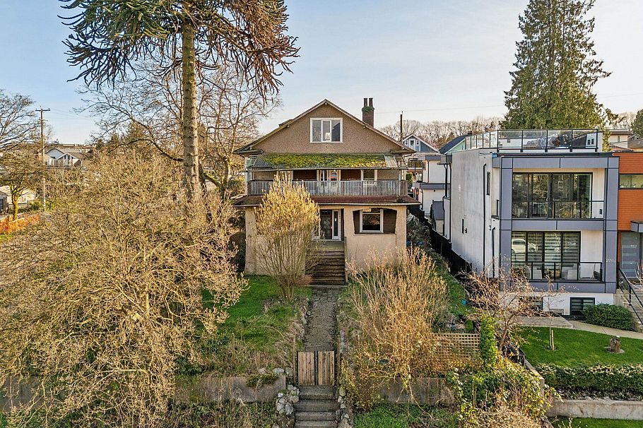 2798 Yale Street Vancouver, BC - 3