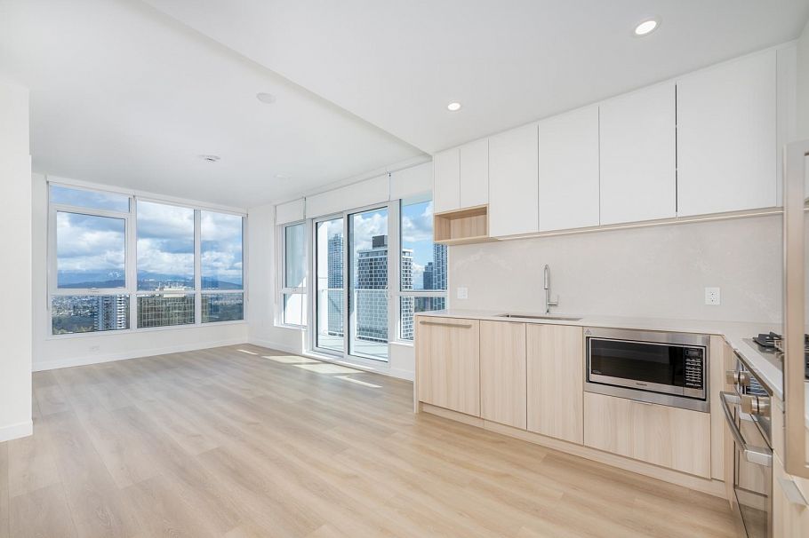 2304 6087 Wilson Avenue Burnaby, BC - 3