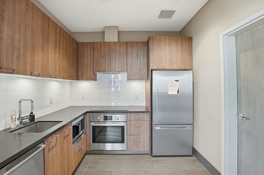 1606 1550 Fern Street North Vancouver, BC - 34