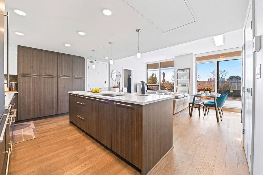 401 5033 Cambie Street Vancouver, BC - 2