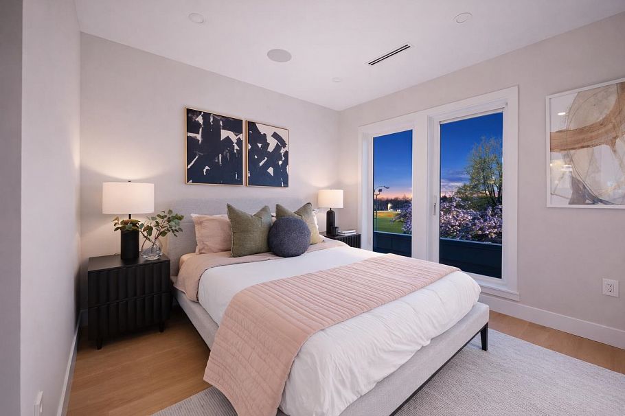 2455 W 10th Avenue Vancouver, BC - 31