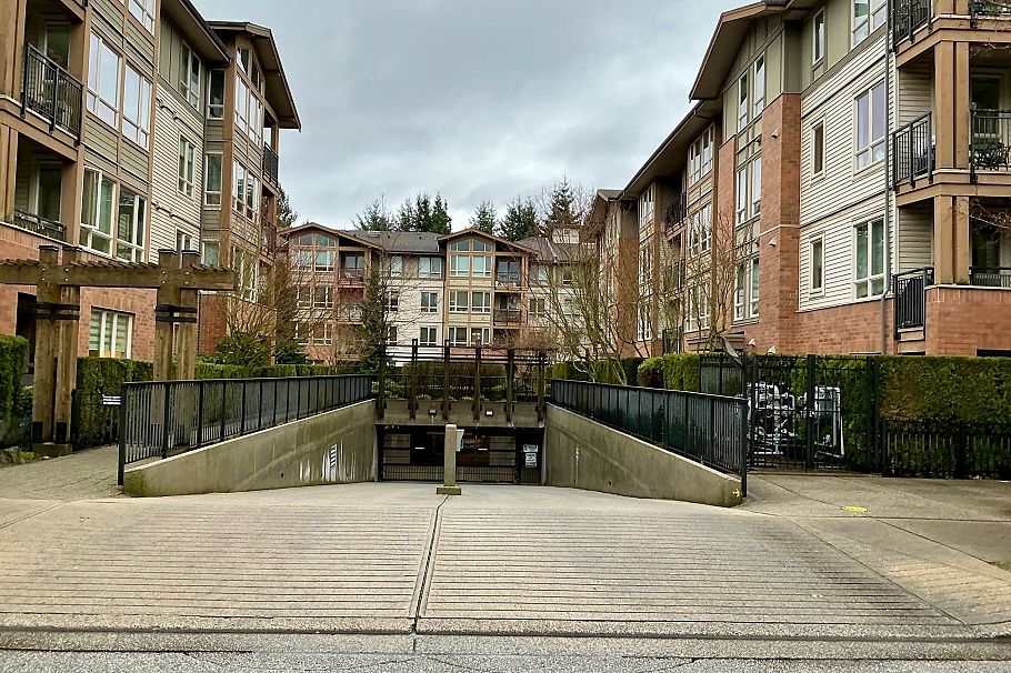 407 1111 E 27 Street North Vancouver, BC - 27