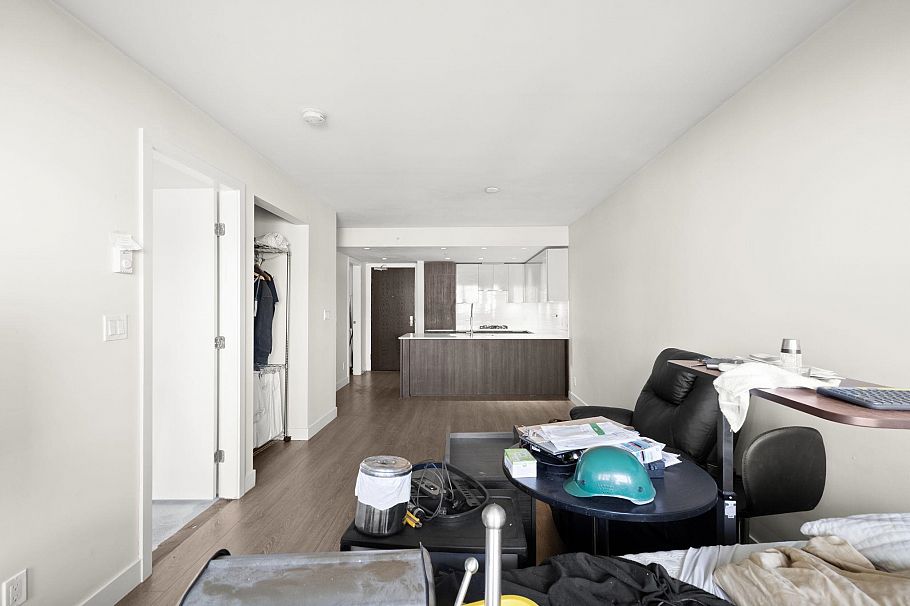 419 1588 E Hastings Street Vancouver, BC - 5