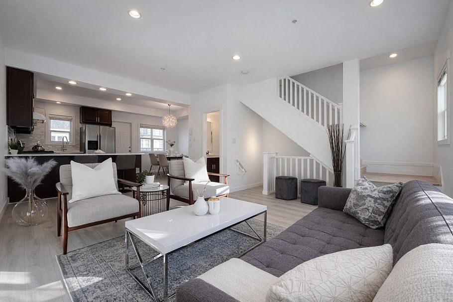 4172 Welwyn Street Vancouver, BC - 4