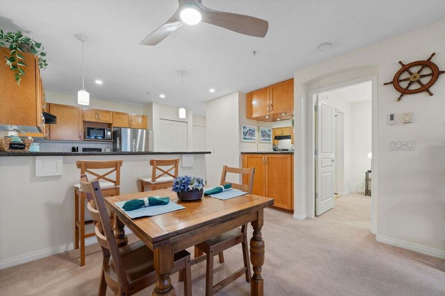 308 333 E 1st Street North Vancouver, BC - 23