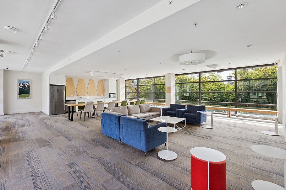 102 3602 Aldercrest Drive North Vancouver, BC - 34