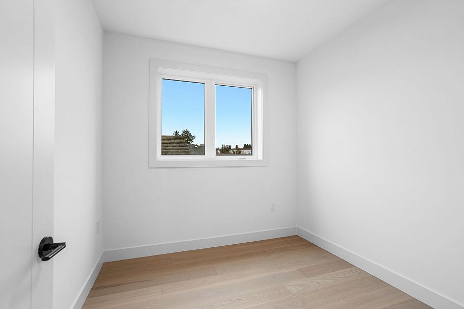 2 3275 Graveley Street Vancouver, BC - 12