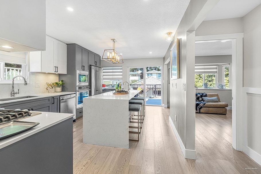 3333 W 29th Avenue Vancouver, BC - 14