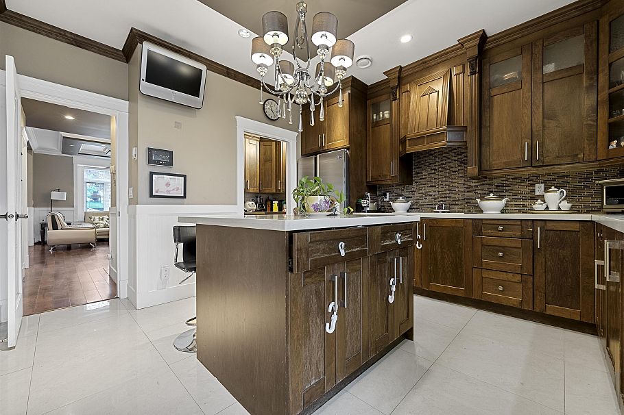 136 E 59th Avenue Vancouver, BC - 13