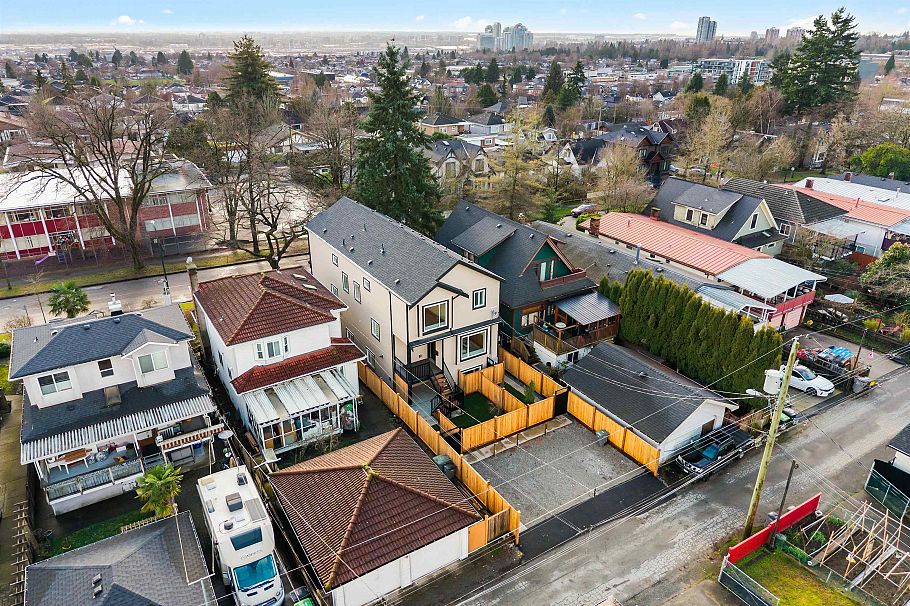 2 435 E 47th Avenue Vancouver, BC - 18