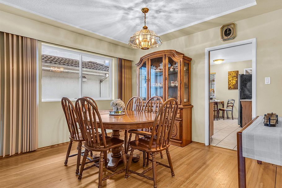 3031 E 16th Avenue Vancouver, BC - 7