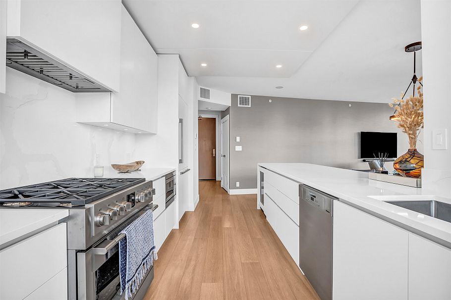 3403 1189 Melville Street Vancouver, BC - 10