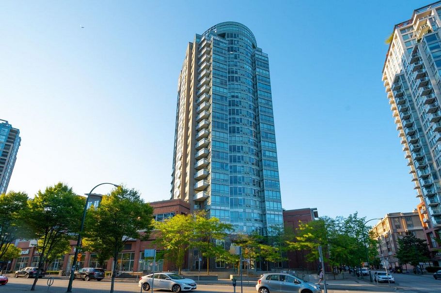 209 63 Keefer Place Vancouver, BC - 1