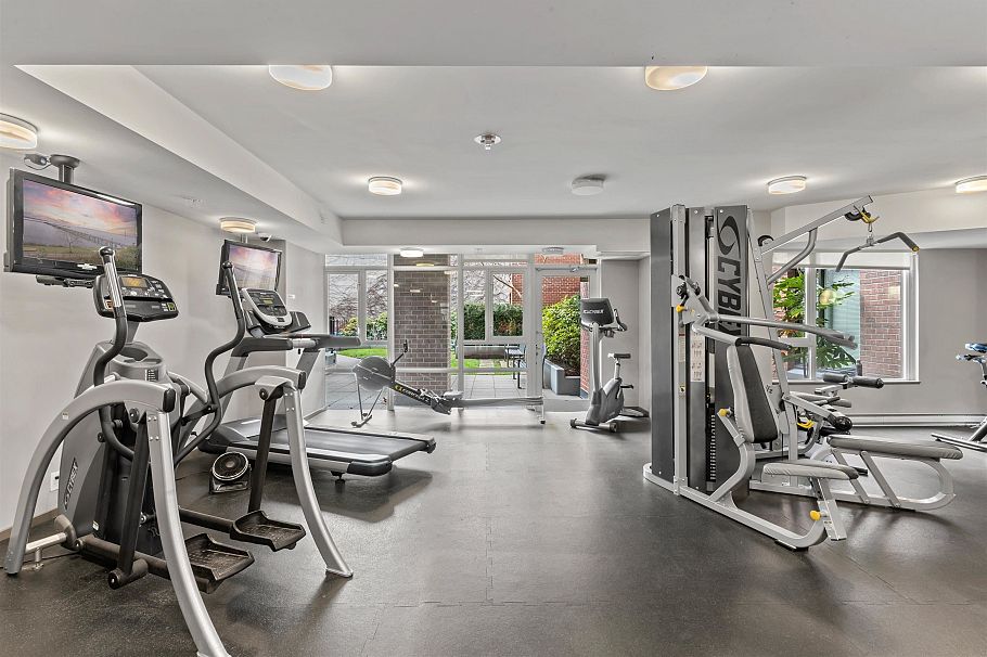 302 2321 Scotia Street Vancouver, BC - 32