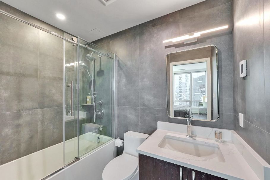 2106 989 Nelson Street Vancouver, BC - 22