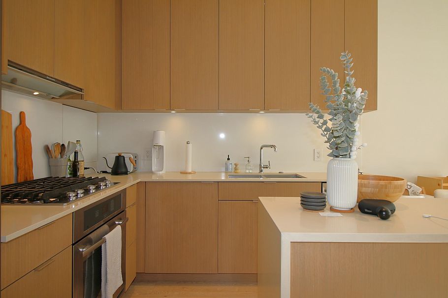 125 E 1st Avenue Vancouver, BC - 5