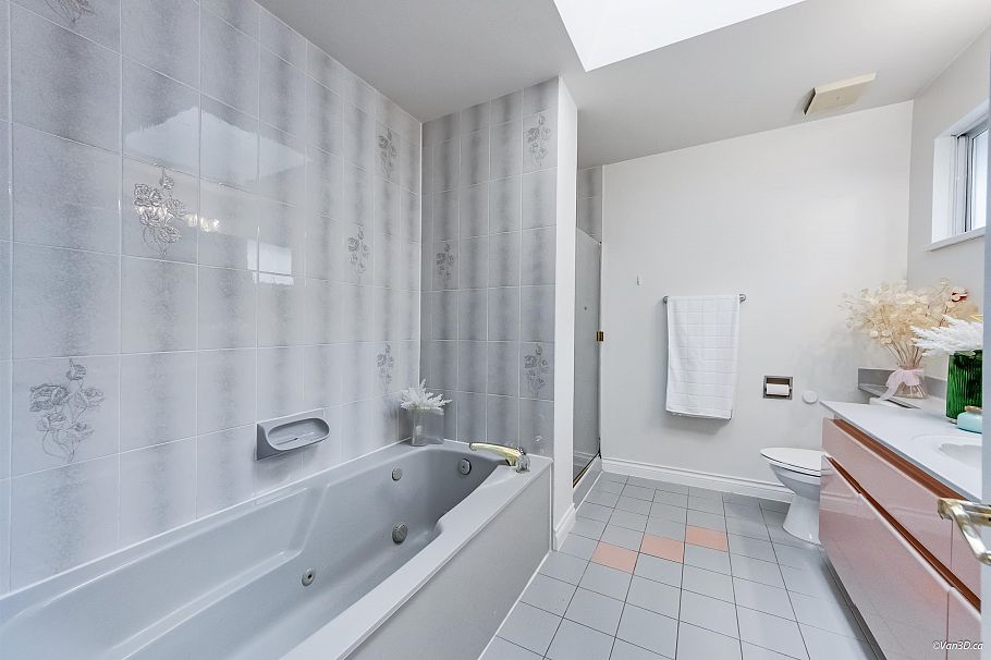 3657 W 29th Avenue Vancouver, BC - 16