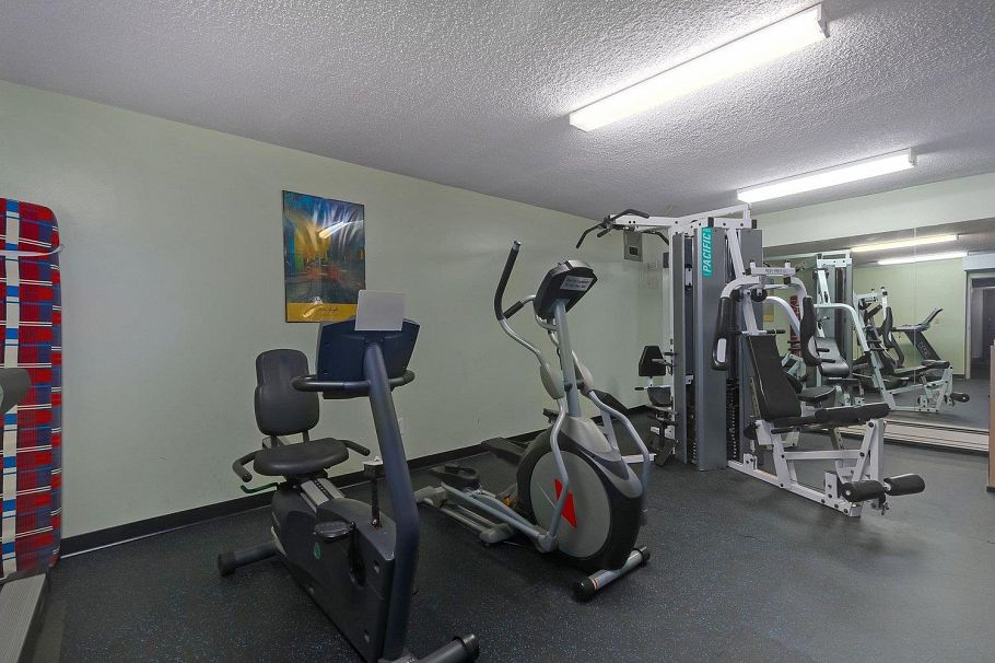 1605 145 St. Georges Avenue North Vancouver, BC - 36