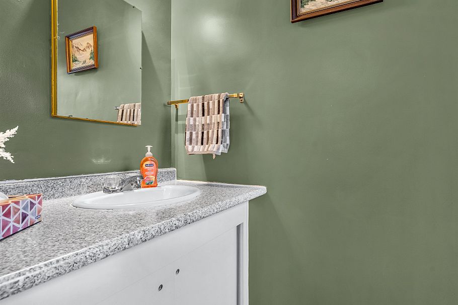 3031 E 16th Avenue Vancouver, BC - 17