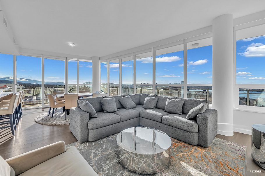 2301 125 E 14th Street North Vancouver, BC - 4