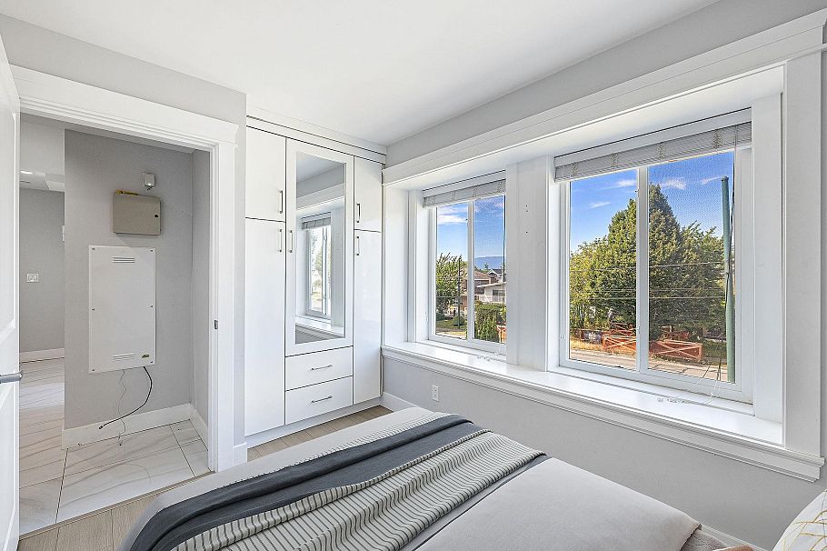 1 2430 E 41 Street Vancouver, BC - 19